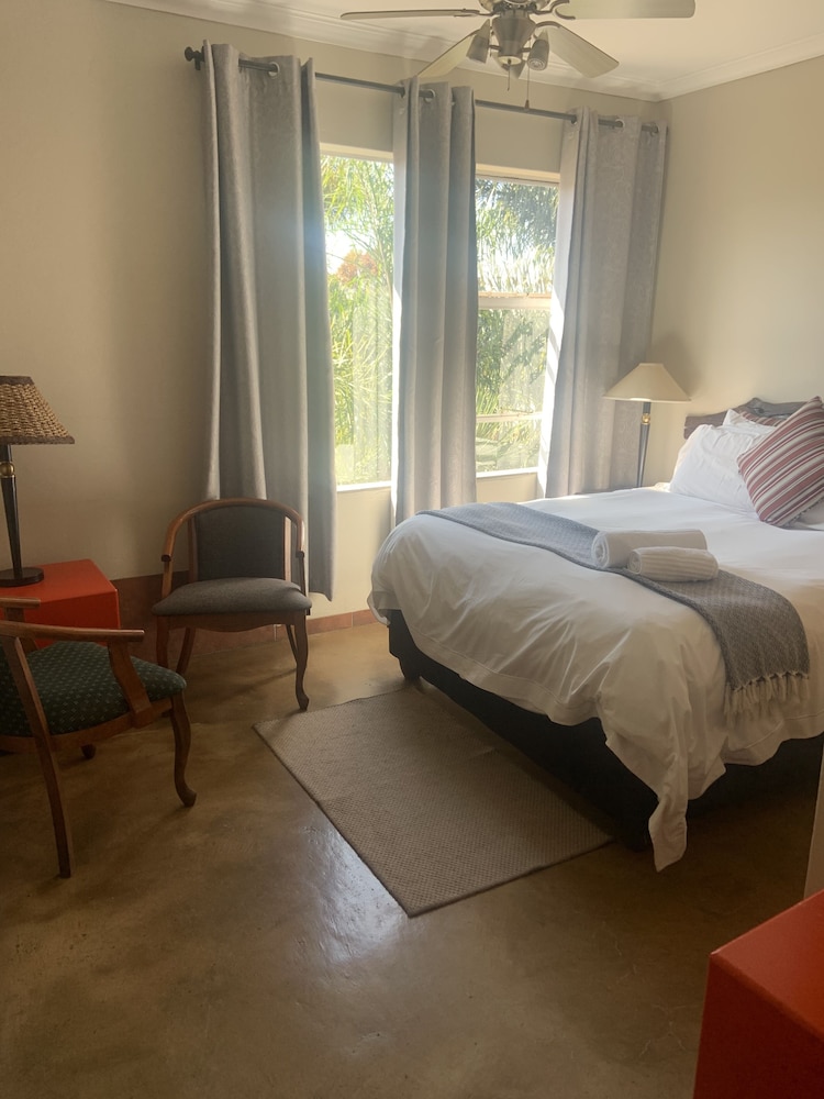 Africa Footprints Guest House 6/21