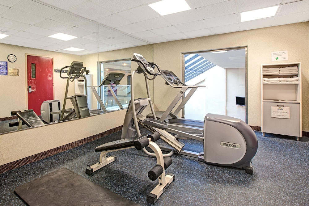 Days Inn By Wyndham Parsippany 15/23