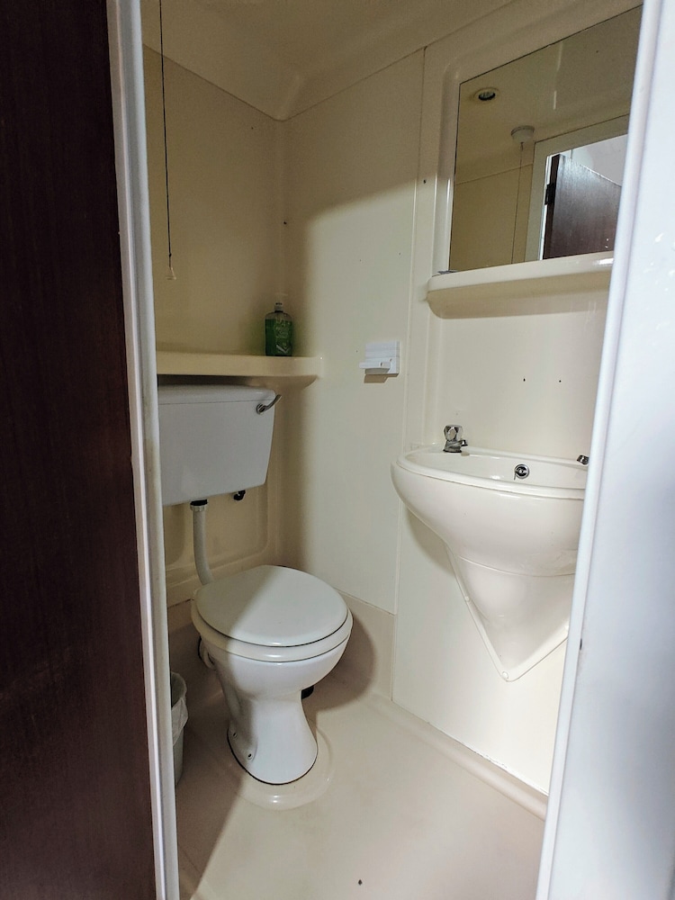 Campbell S Guest House 46/50