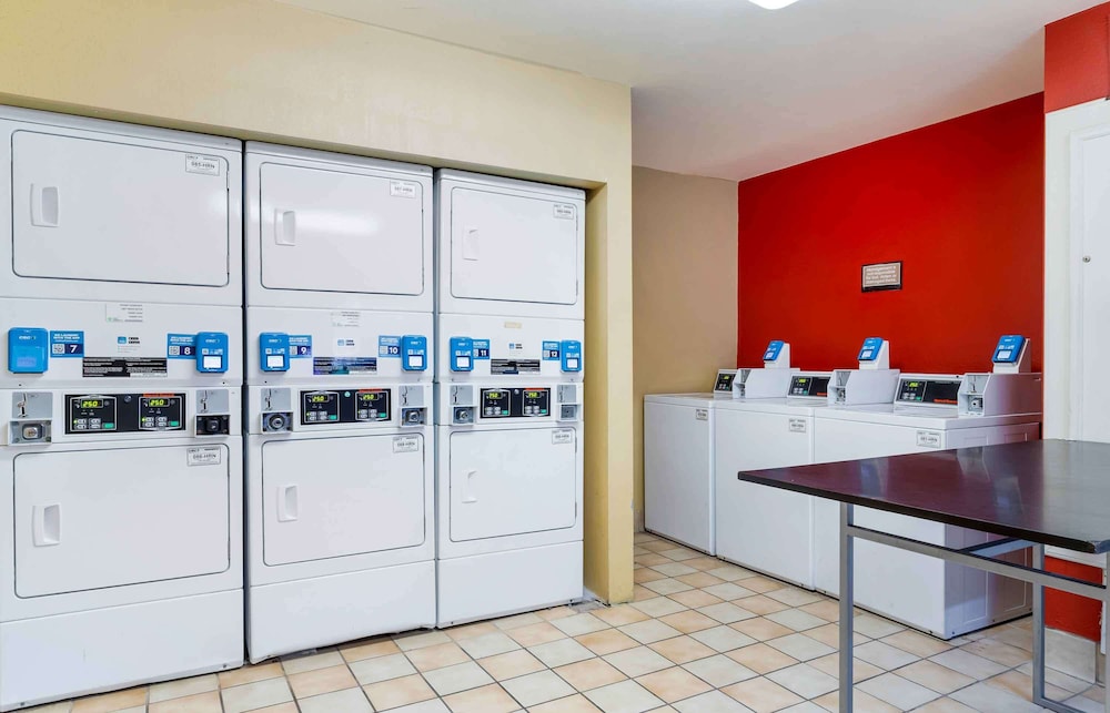 Extended Stay America Suites Houston Galleria Uptown 9/55