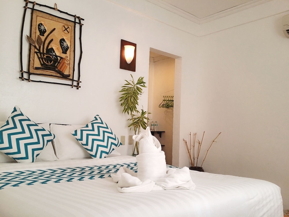 Grand Blue Beach Hotel 36/77
