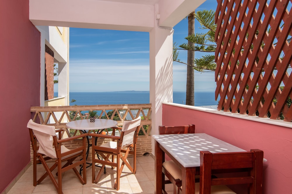 Sea View Village 30/50