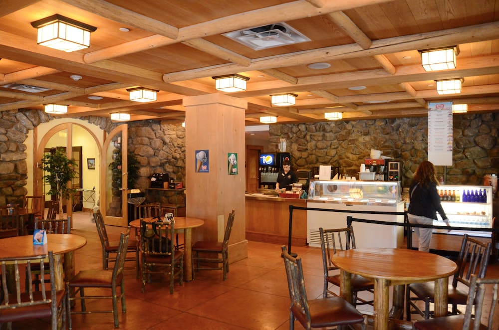 Overlook Lodge at Bear Mountain 19/38