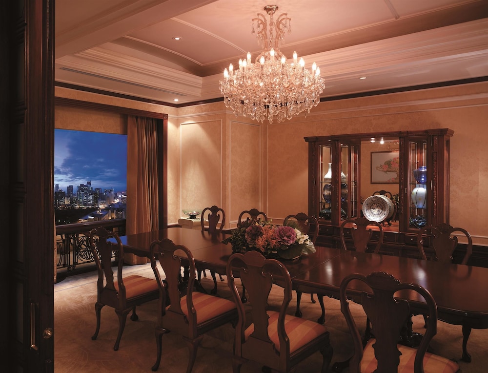 Makati Shangri-La 36/50