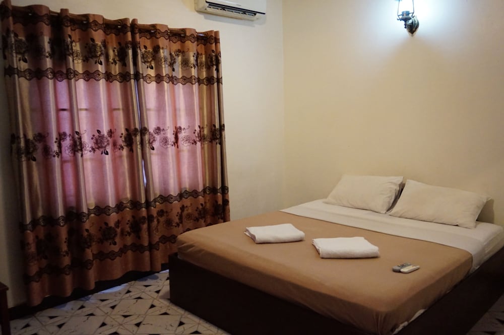 Khamsaner Hotel 8/30