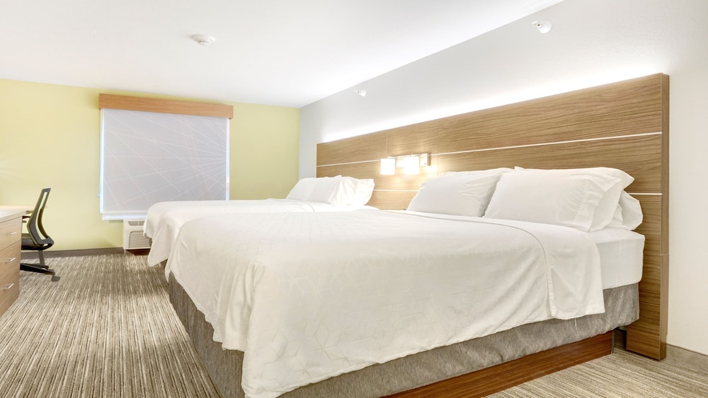 Holiday Inn Express Suites Portland 16/48