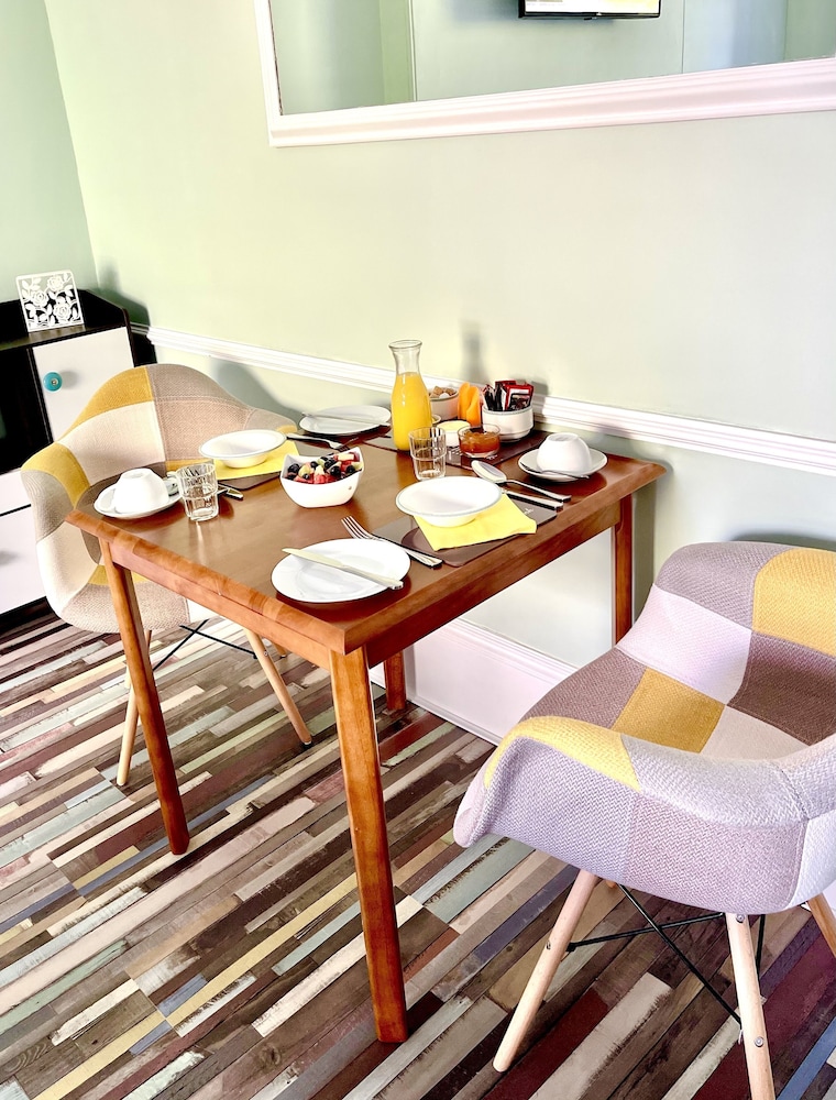 Westbank Hotel - Guest House 42/50
