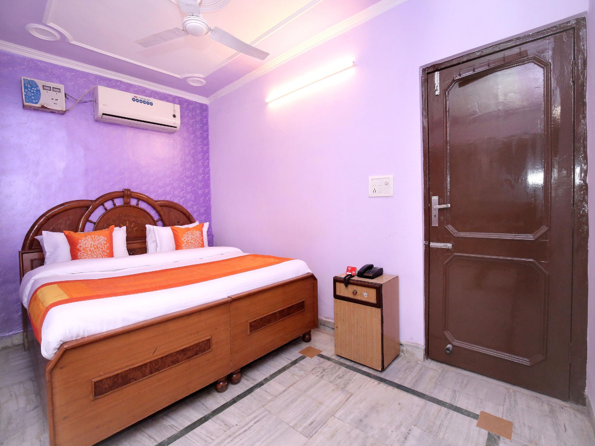 Oyo 10384 Hotel Rajesh Palace 20/30