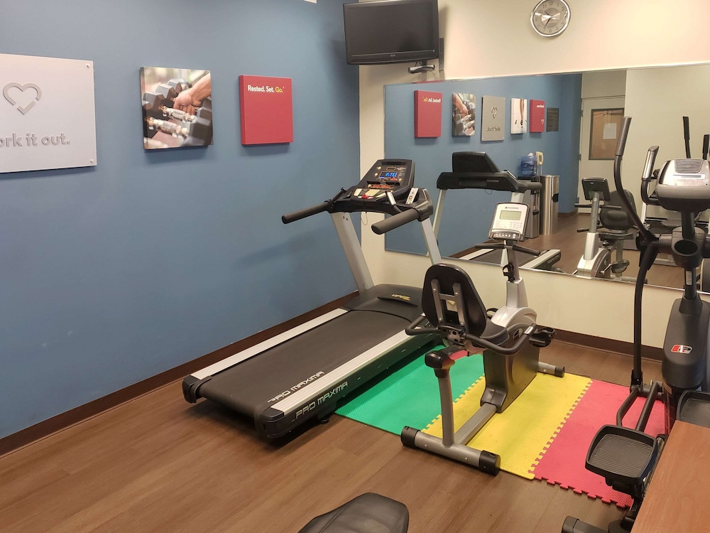 Comfort Suites South Point Huntington 25/43