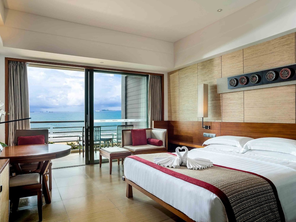Pullman Oceanview Sanya Bay Resort and Spa 15/76