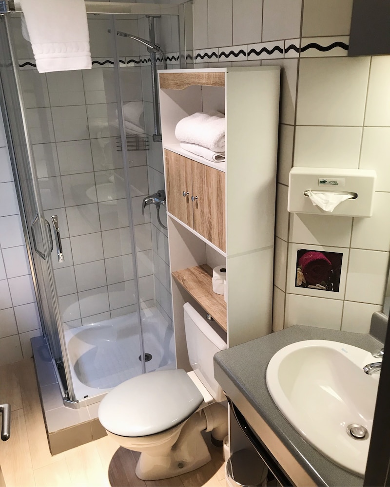 Brit Hotel Aux Sacres - Reims Centre 49/51
