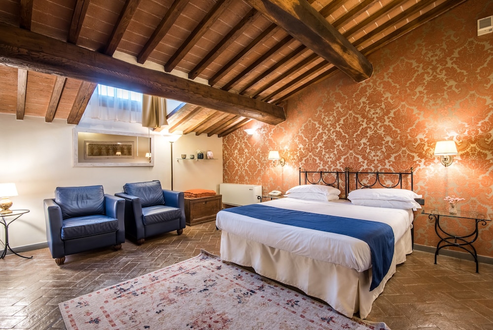 CLASSIC, DOUBLE OR TWIN BED, CITY VIEW