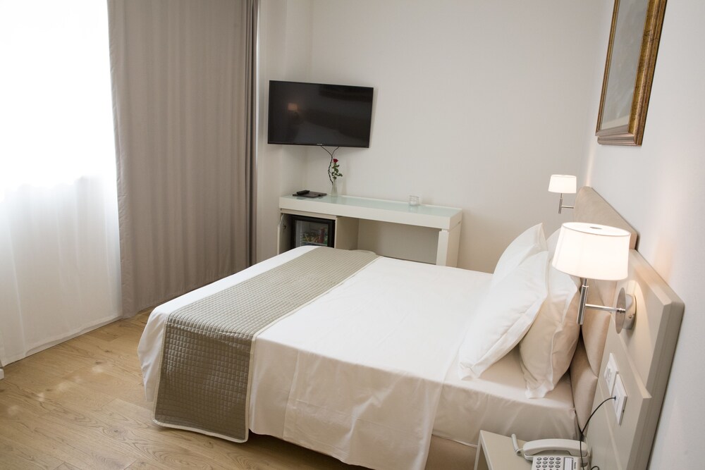Boutique Hotel Enia 17/50