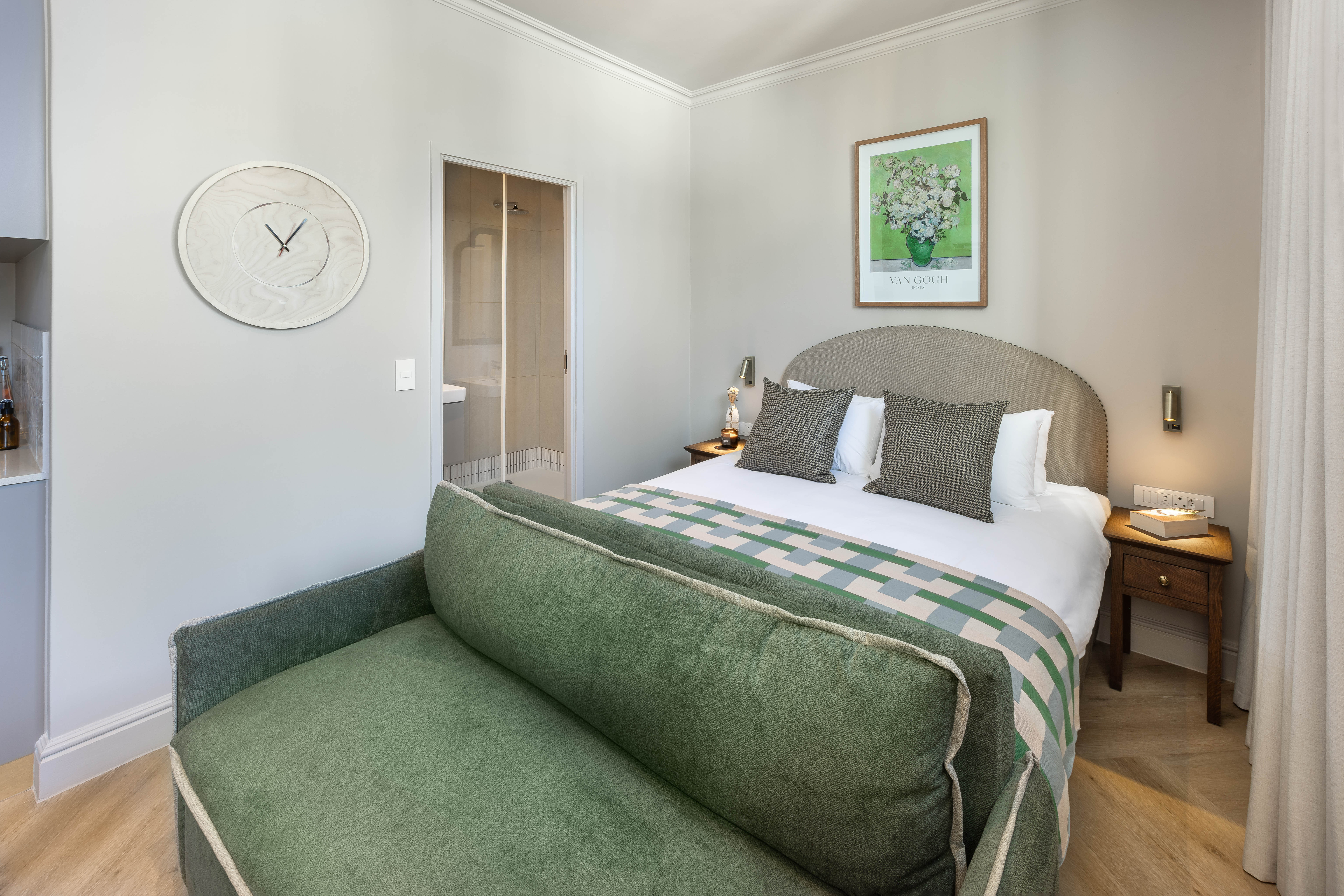 Charles Hope Boutique Hometel 27/69