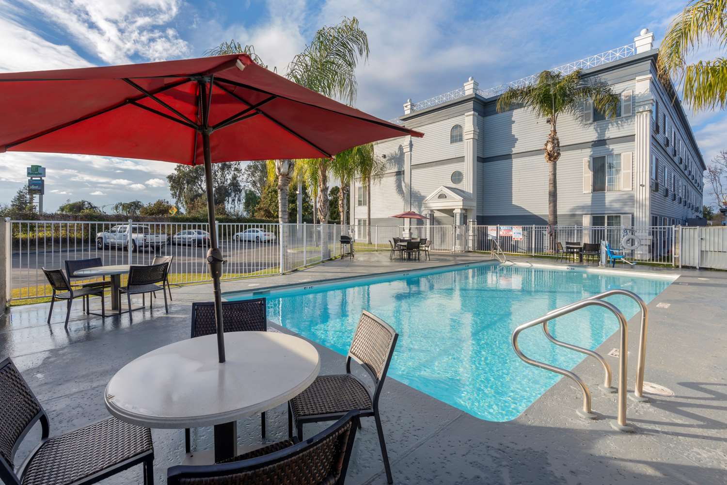 Best Western Colonial Inn 14/14