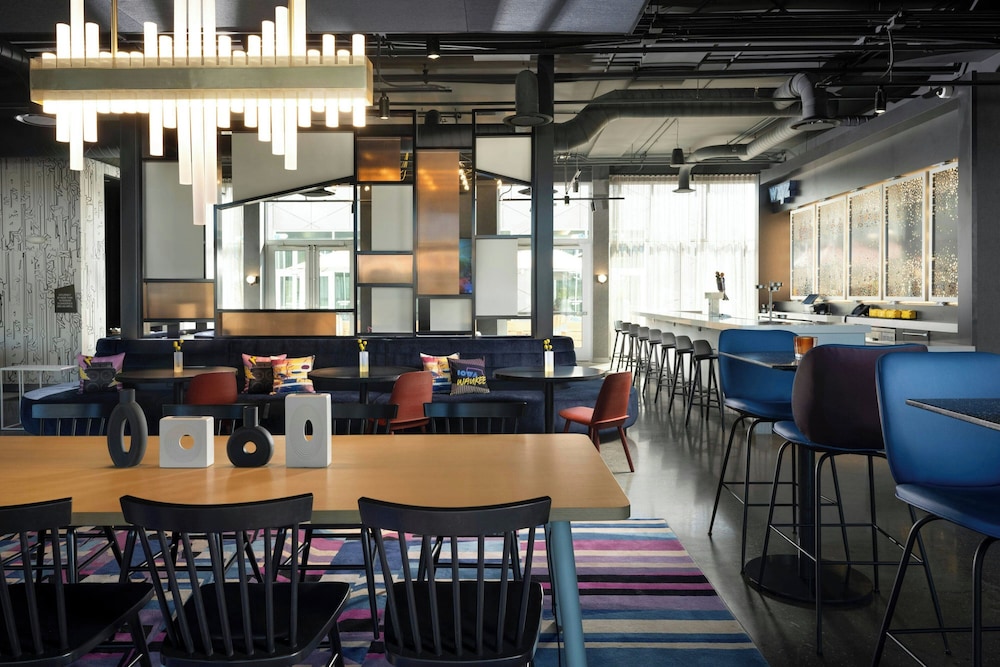 Aloft Waukee 20/29
