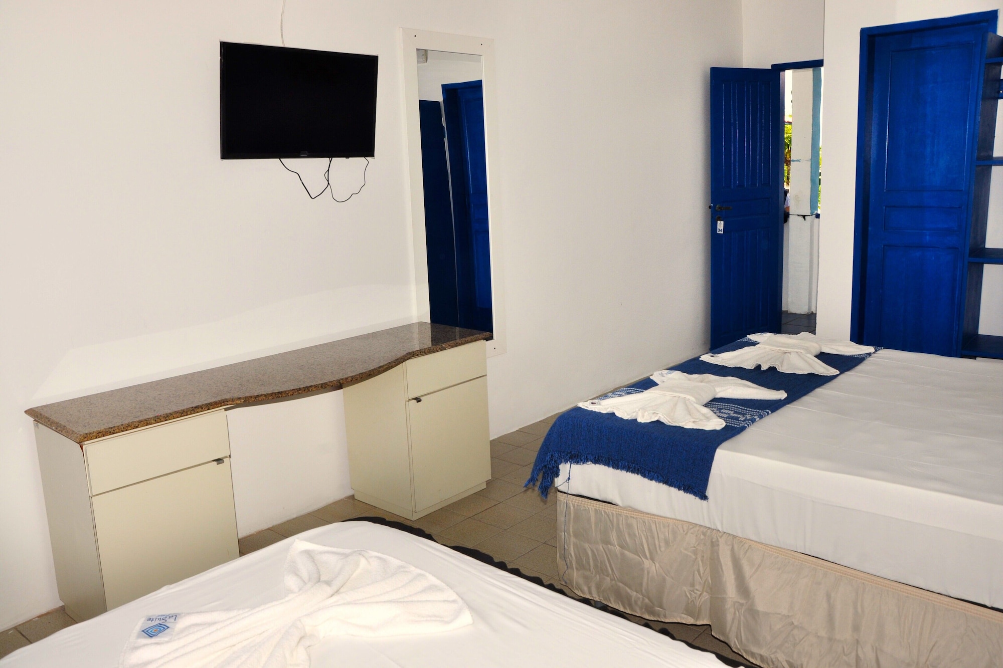 Master, Suite, Quadruple, Double and Twin Beds، La Suite Praia 4/10
