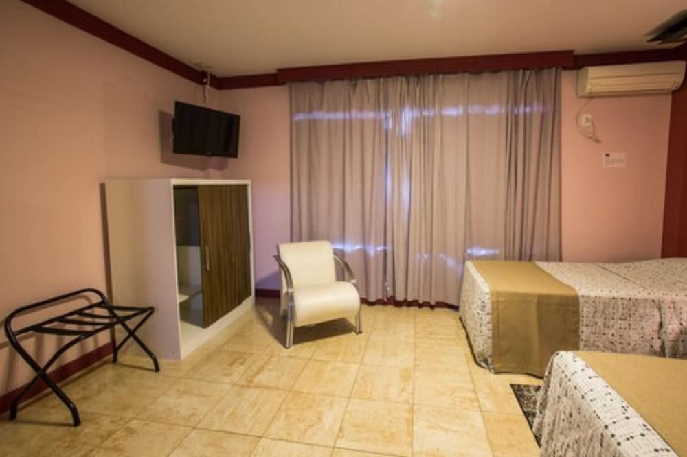 Gallant Hotel 20/67