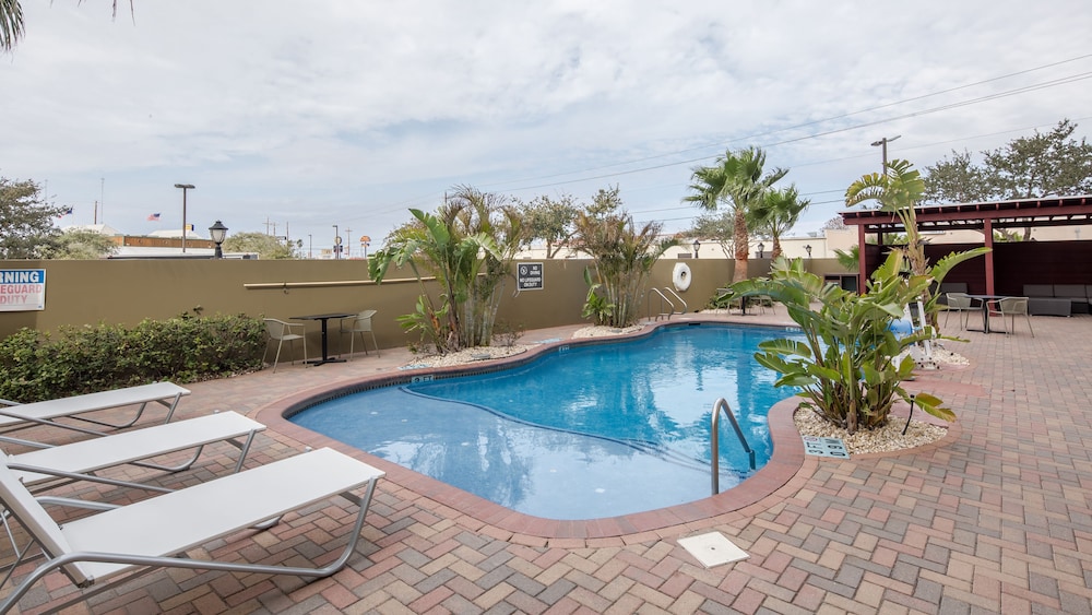 Holiday Inn Brownsville 5/48