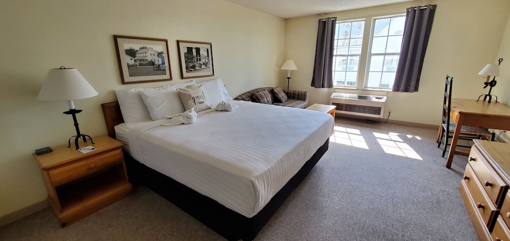 The Inn at Amish Acres 23/44