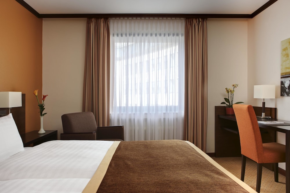 Superior, Queen Bed