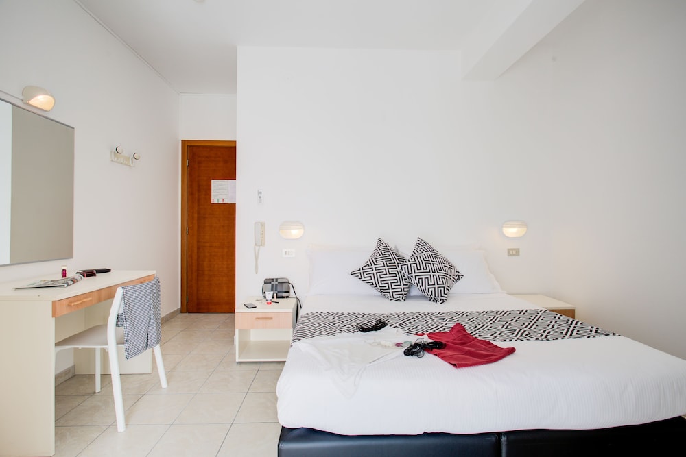 Grazia Hotel 44/58