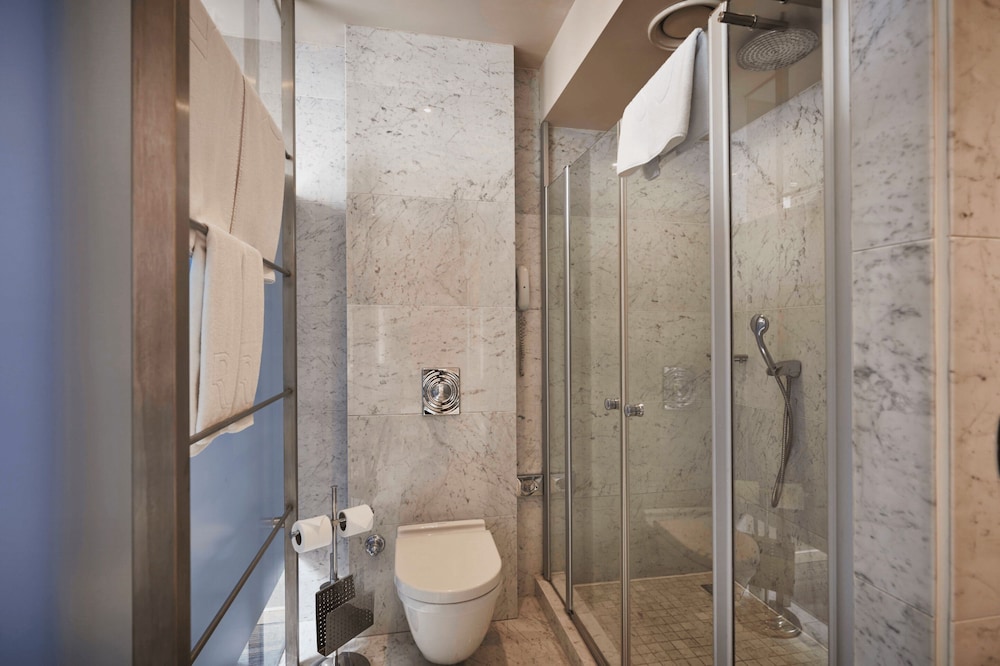 Richmond Nua Wellness-Spa 60/66
