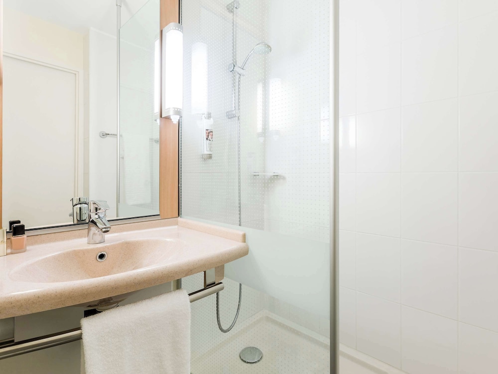 Ibis Rennes Cesson 74/76