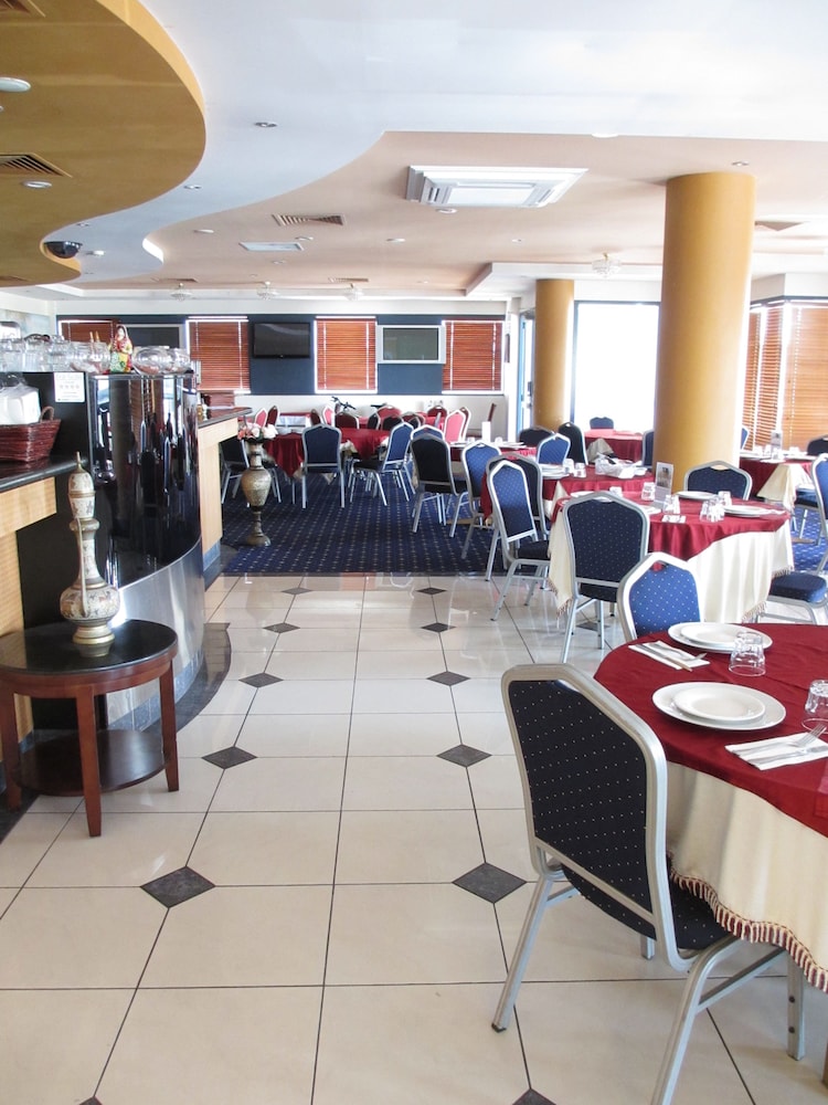 Springwood Tower Apartment Hotel 50/63