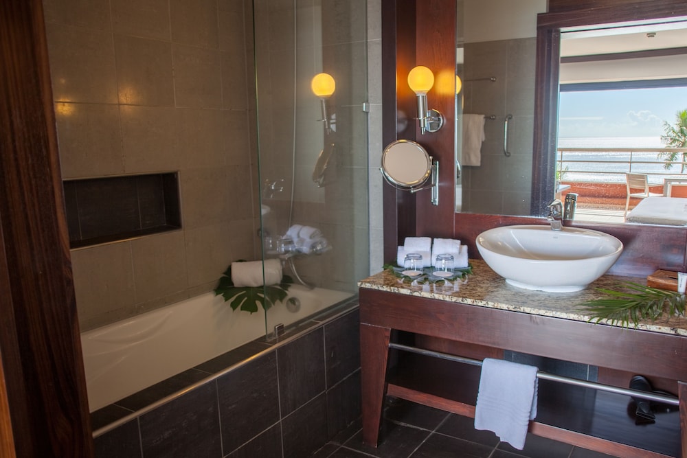 Tahiti Pearl Beach Resort 36/41