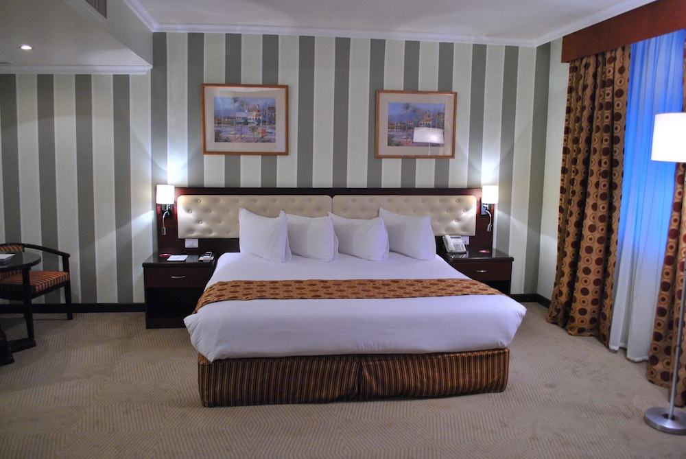 LARSA HOTEL 13/48
