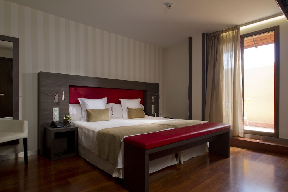 Oasis Hotel 15/69