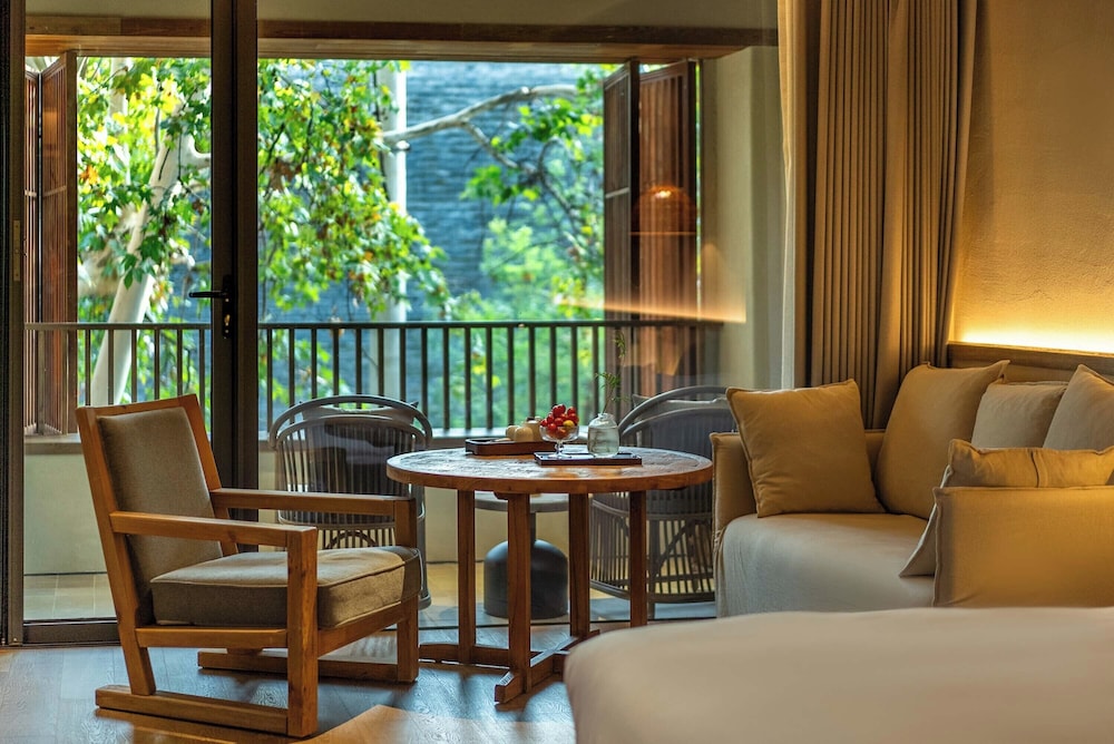 YUANLI HOTEL 37/50