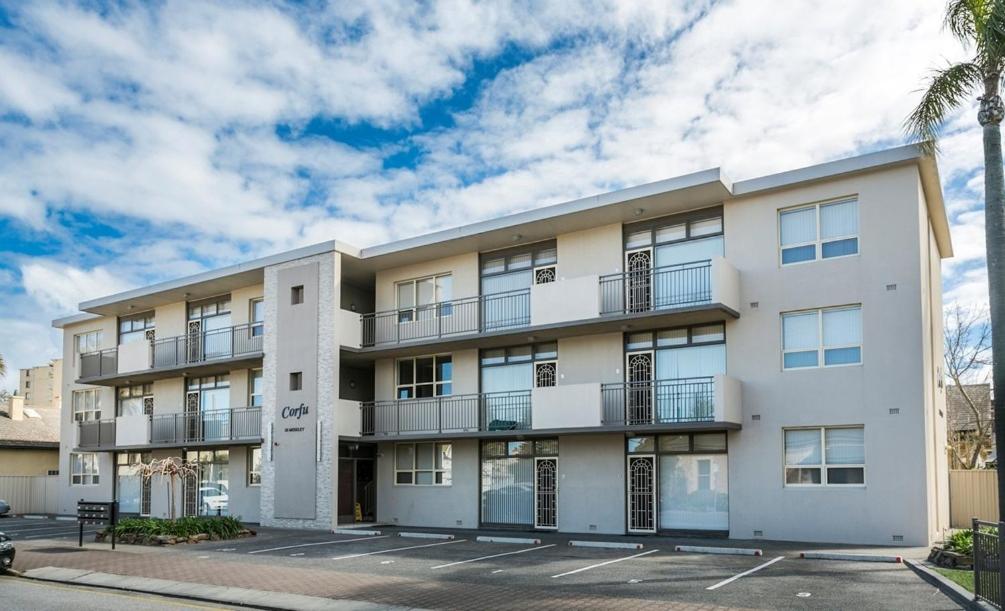 Glenelg Holiday Apartments- Corfu 1/20