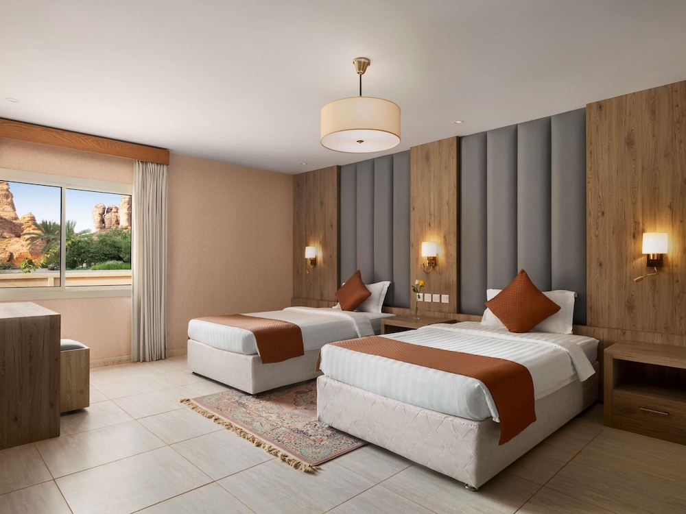 Horizon, Desert, Twin Beds