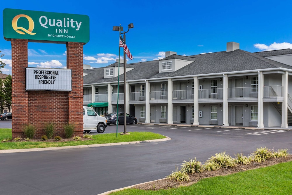 Quality Inn Gallatin-Nashville Metro 1/33