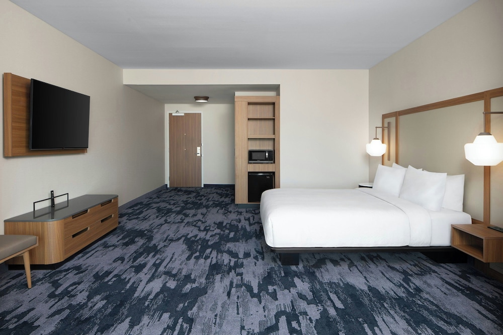 غرفة بسرير كينج مع أريكة لذوي الإعاقة، Fairfield By Marriott Inn & Suites Piedmont Greenville 2/5