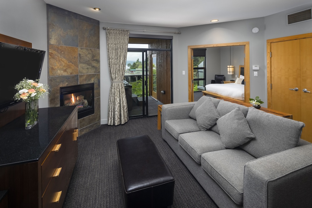 Brentwood Bay Lodge Spa 40/64