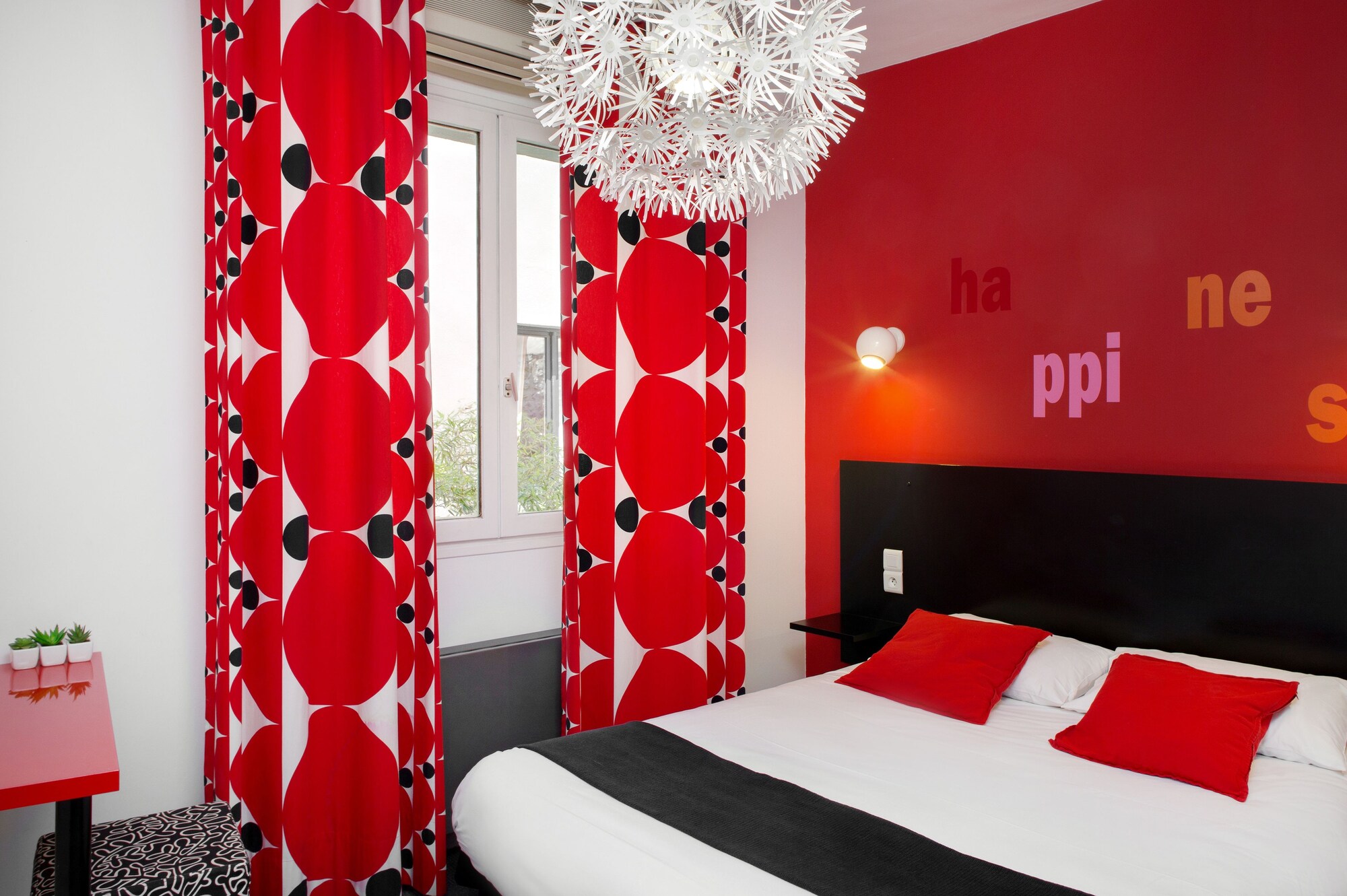 ROOM, SMALL