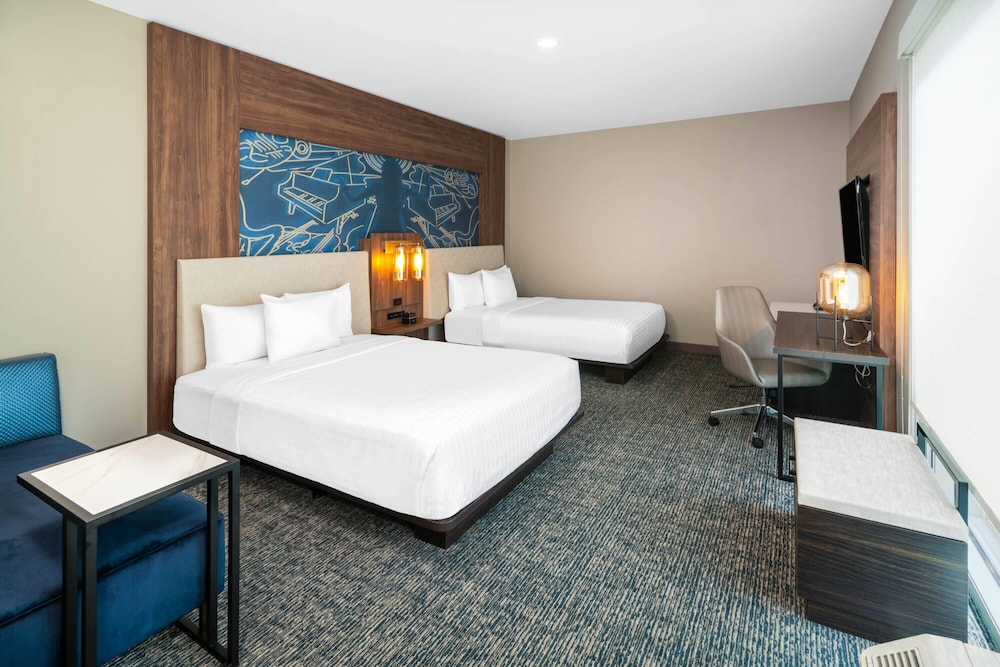 La Quinta Inn Suites By Wyndham Nashville Downtown Stadium 14/52