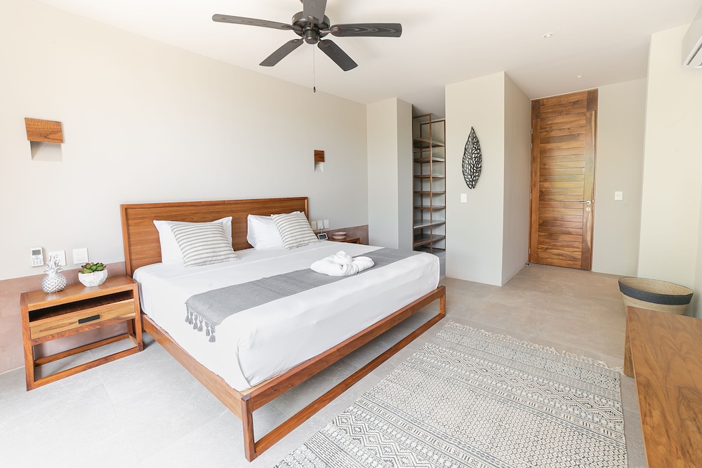 SUPERIOR, APARTMENT, KING BED, SOFA
