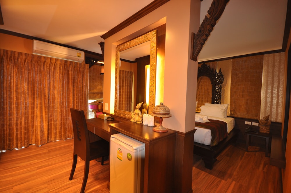 Chalelarn Hotel 21/41