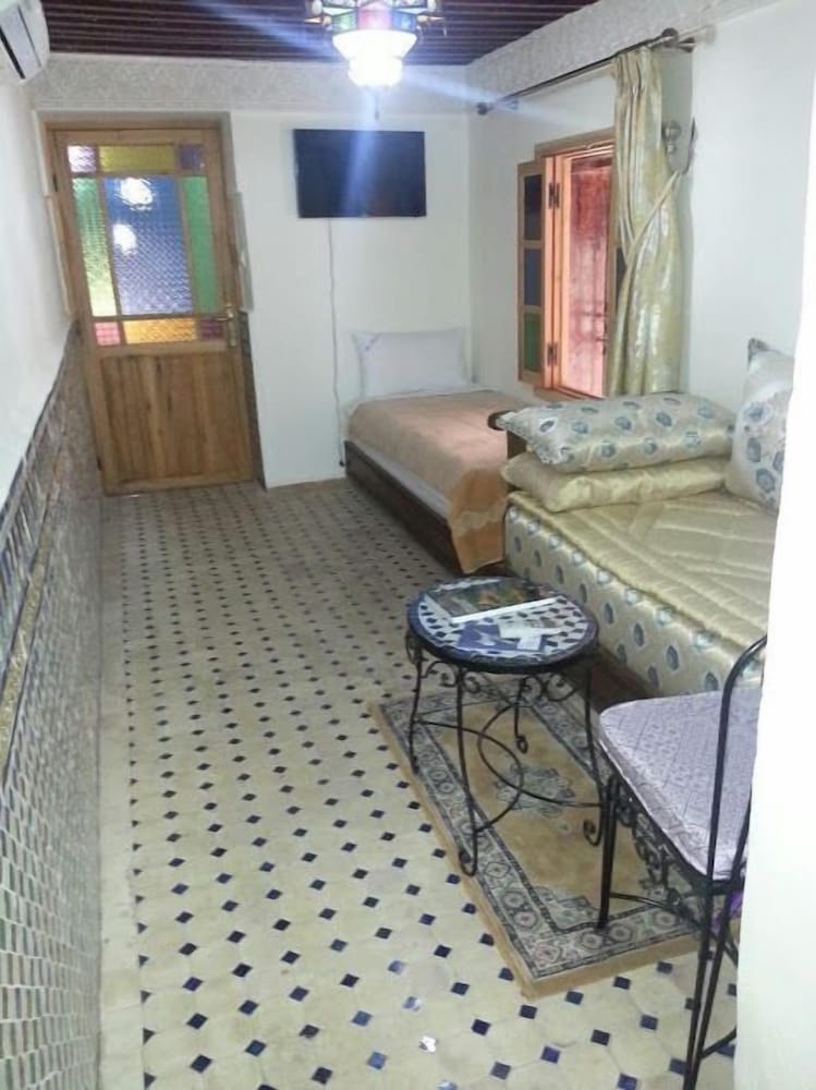RIAD TARYANA 40/53
