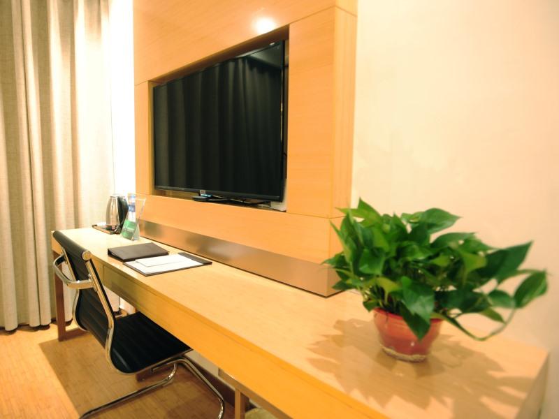 GreenTree Inn Baoding Qingyuan District Jianshe North Road Express Hotel 33/40