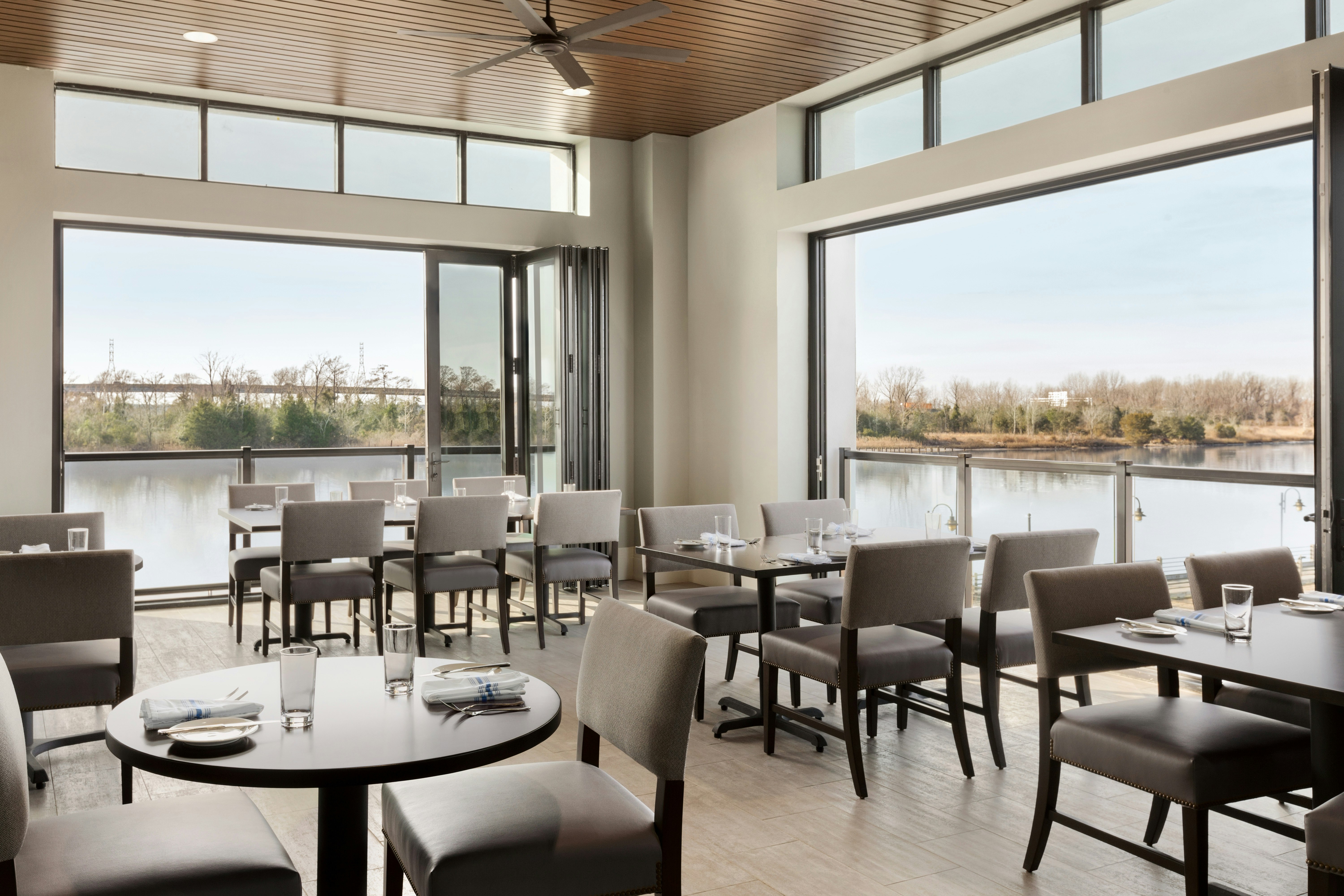 Embassy Suites by Hilton Wilmington Riverfront 49/76