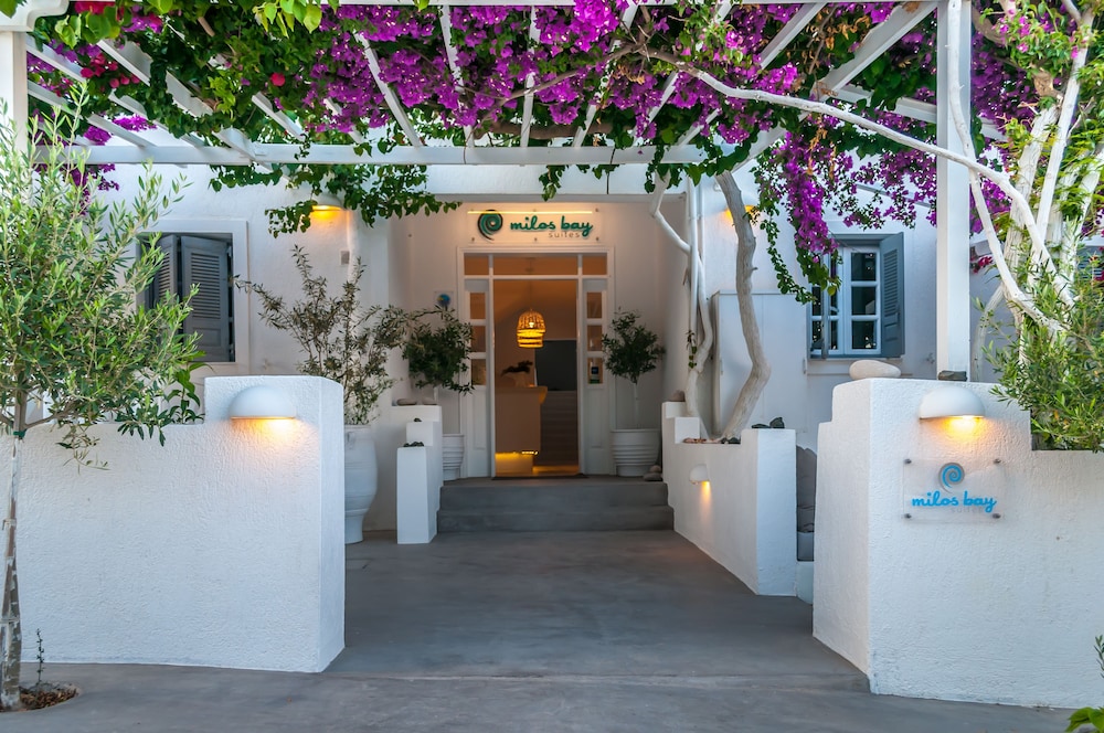 Milos Bay Suites 4/50