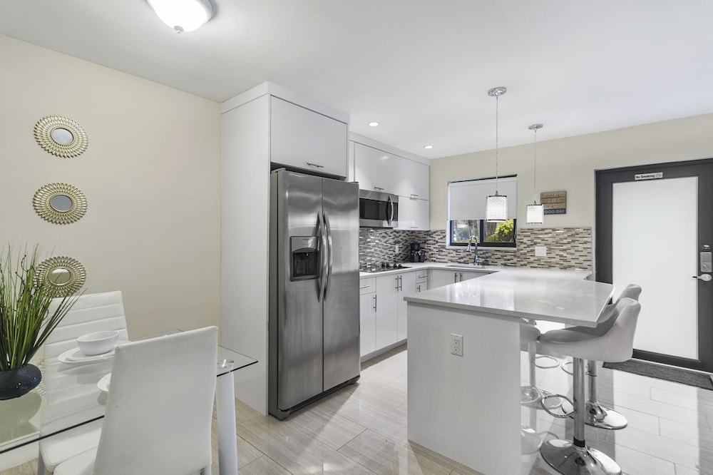 Alani Bay Deluxe Condos Fort Lauderdale 5/50