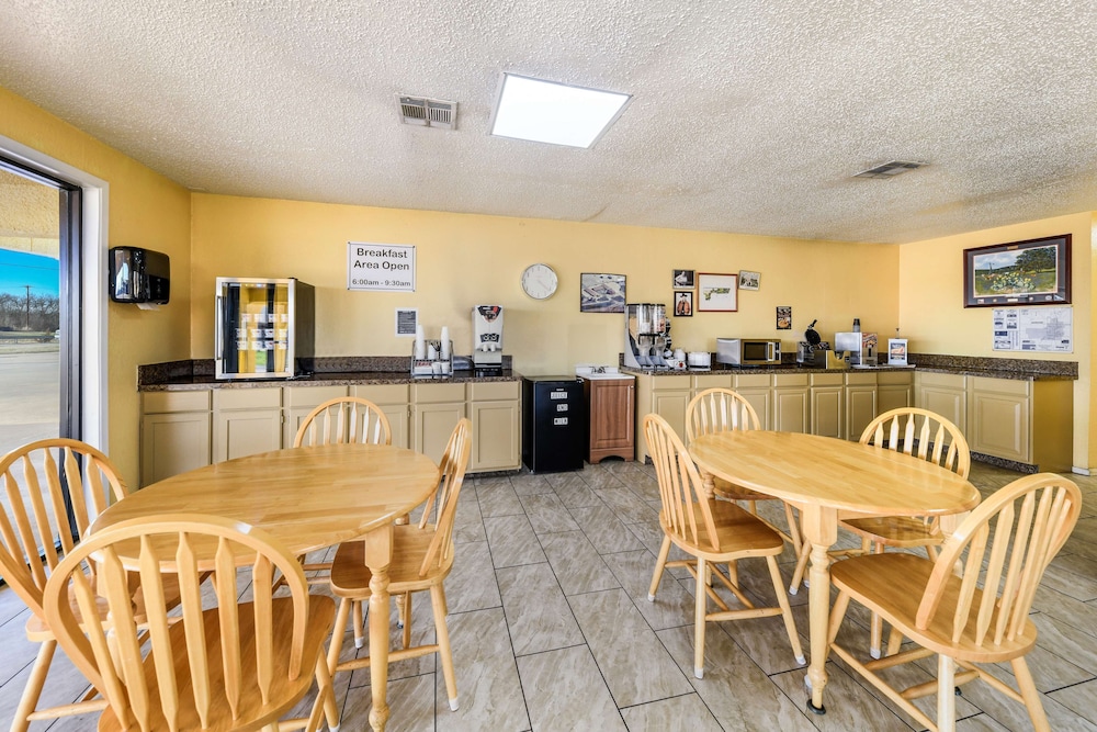 Americas Best Value Inn 27/40