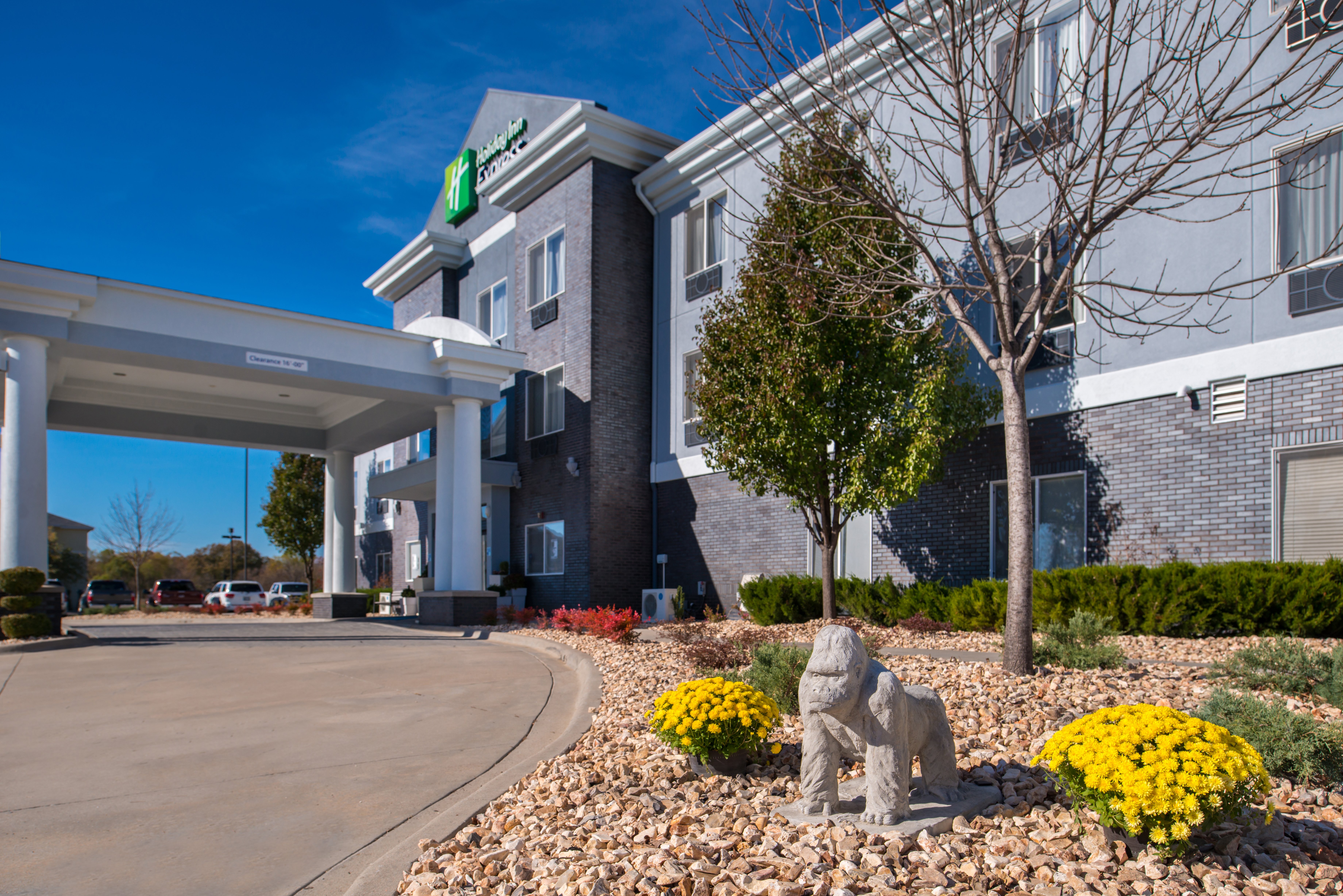 Holiday Inn Express Hotel And Suites Pittsburg 68/73