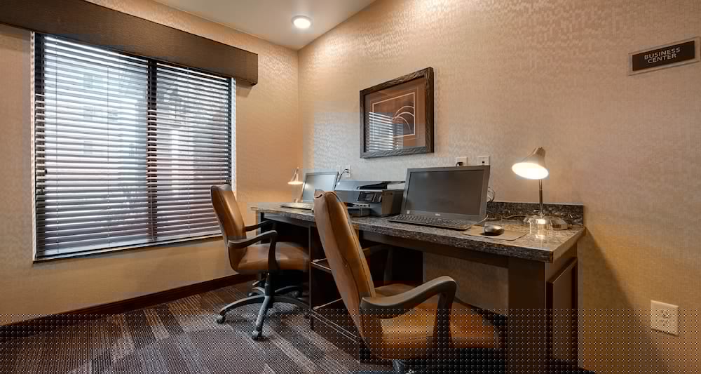 Best Western Plus Casper Inn & Suites 30/33